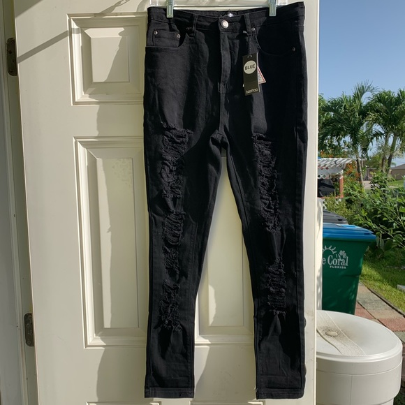 Boohoo Plus Denim - Black distressed denim